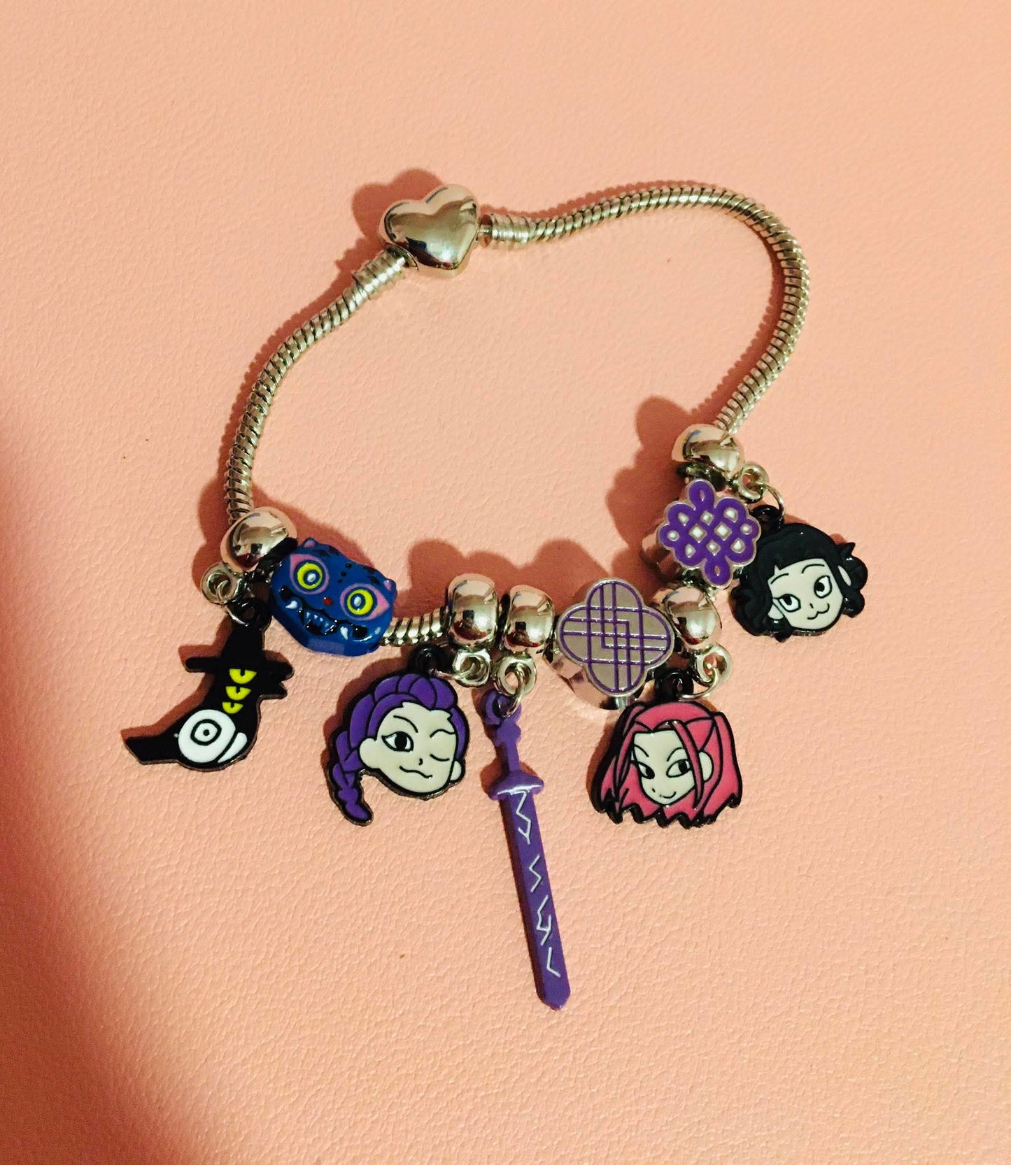 Kpop pulsera charm