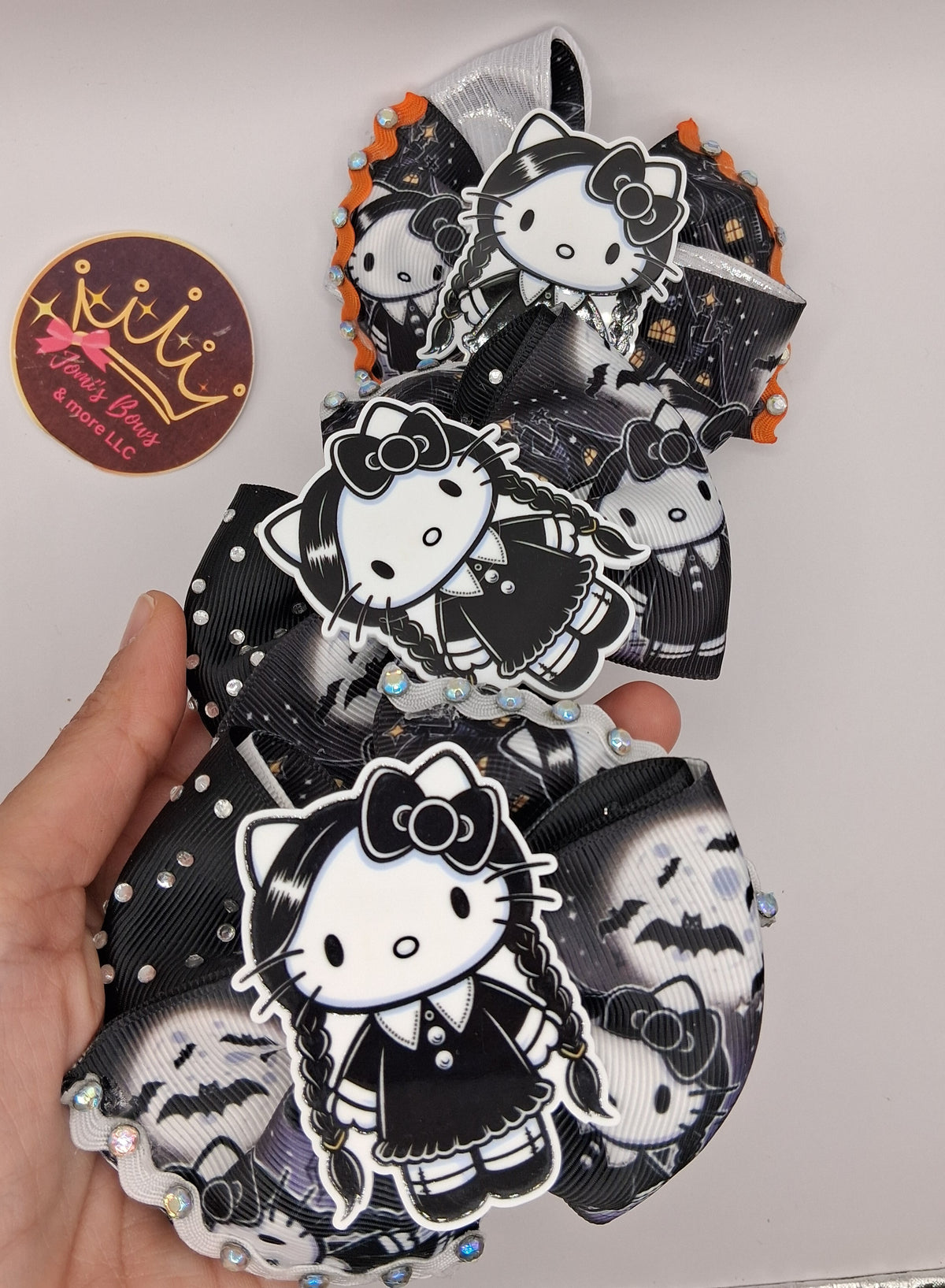 Wednesday Hello kitty (Random color)