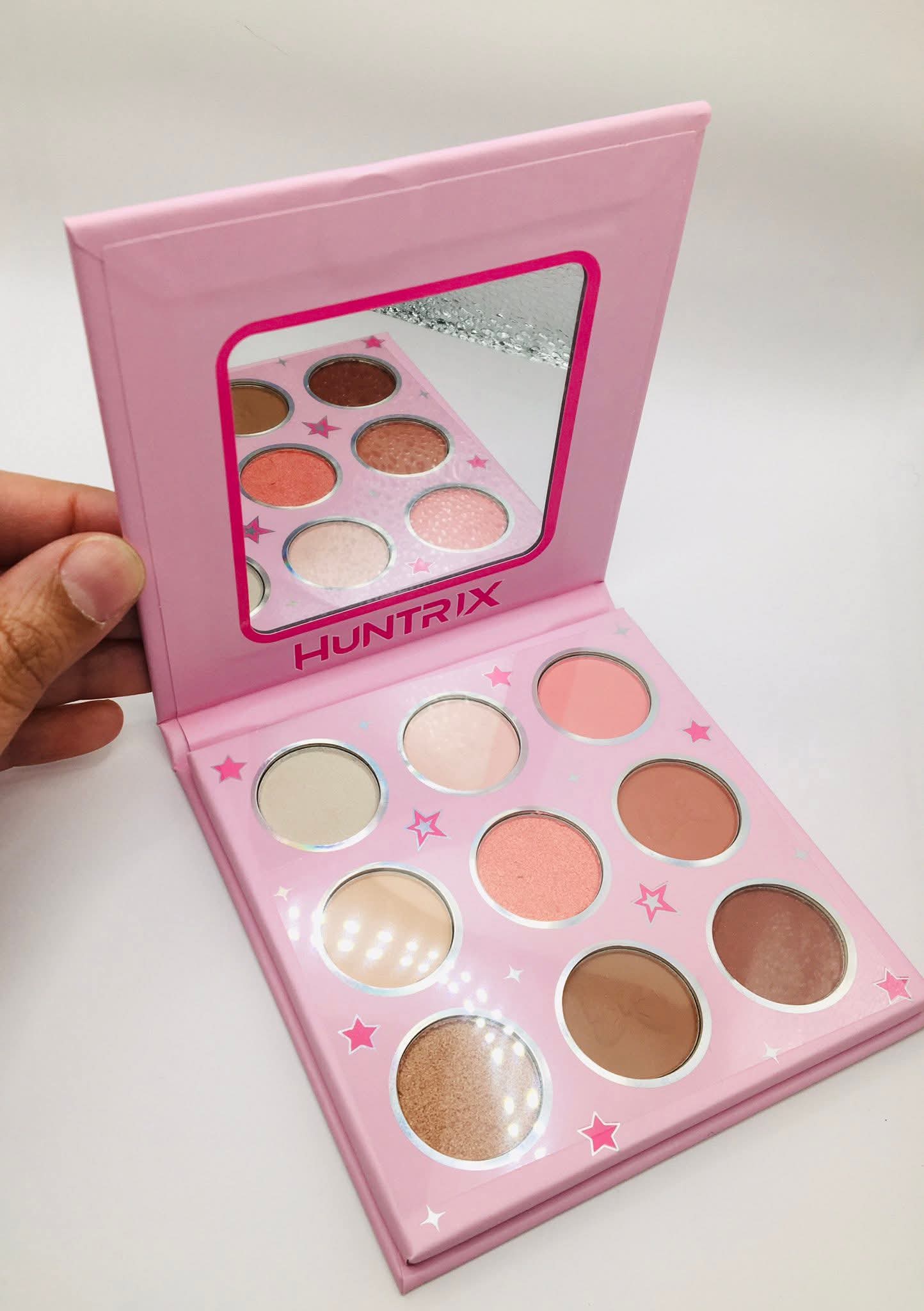 Perfume, gloss y paleta de maquillajes kpop