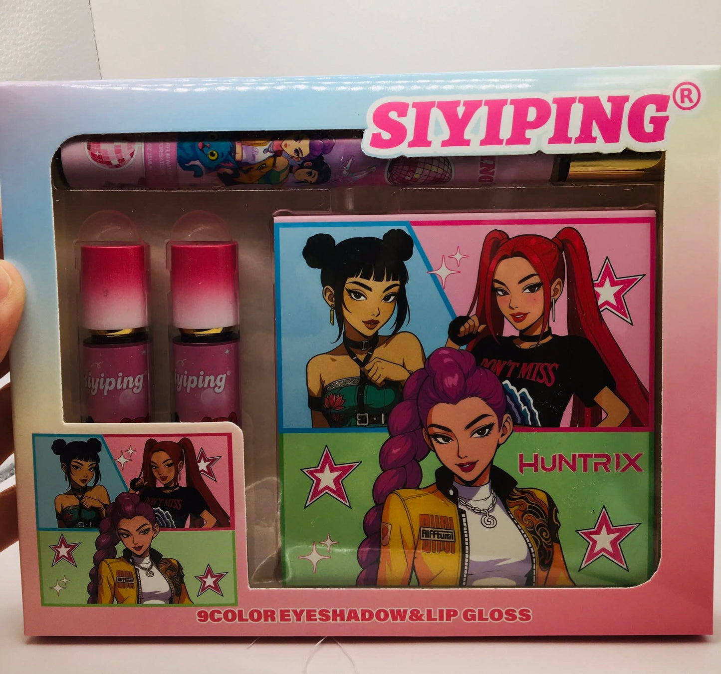 Perfume, gloss y paleta de maquillajes kpop